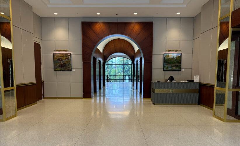 Building Lobby with 24/7 onsite security